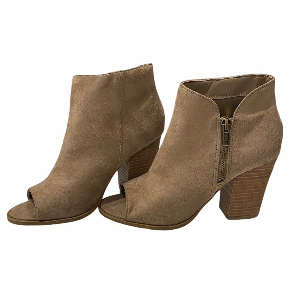 Carlos Santana booties NWT